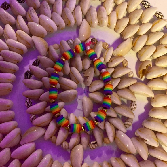 Selling a rainbow beaded bracelet for $7 - Picture 1 of 1